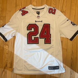 NFL Bucaneers White Jersey Size L